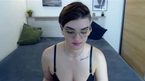 Snapshot of amylexy chatting on 11.25.25 Hi there guys My pleasure in your hands pvt is open online show from 11.25.25