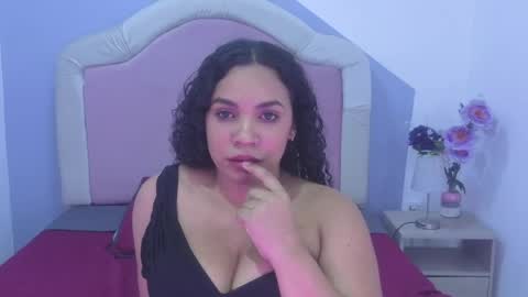 Snapshot of amymartiin chatting on 05.22.26 amy online show from 05.22.26