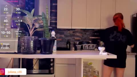 Snapshot of amypond__ chatting on 12.06.24 Amy online show from 12.06.24