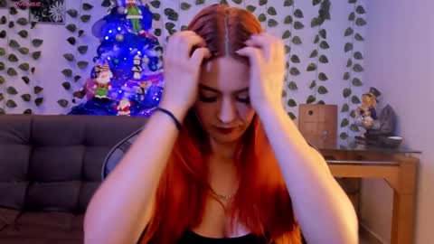 Snapshot of amypond__ chatting on 12.16.24 Amy online show from 12.16.24