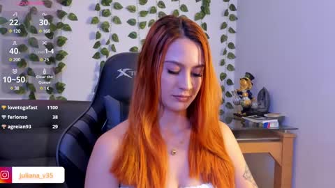 Snapshot of amypond__ chatting on 01.08.25 Amy online show from 01.08.25