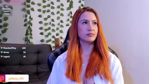 Snapshot of amypond__ chatting on 01.09.25 Amy online show from 01.09.25