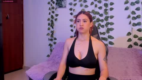 Snapshot of amypond__ chatting on 03.05.25 Amy online show from 03.05.25