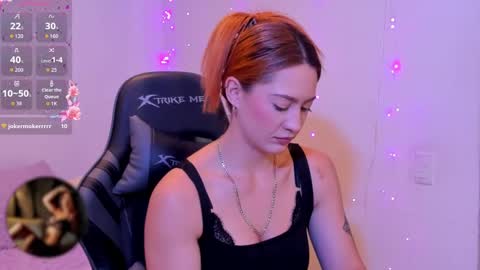 Snapshot of amypond__ chatting on 09.18.25 Amy online show from 09.18.25