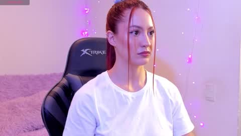 Snapshot of amypond__ chatting on 10.10.25 Amy online show from 10.10.25