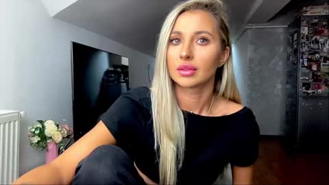 Snapshot of amyroberta92 chatting on 12.31.24 amyroberta92 online show from 12.31.24