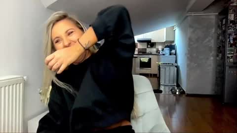 Snapshot of amyroberta92 chatting on 01.18.25 amyroberta92 online show from 01.18.25