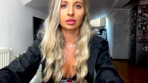 Snapshot of amyroberta92 chatting on 01.30.25 amyroberta92 online show from 01.30.25