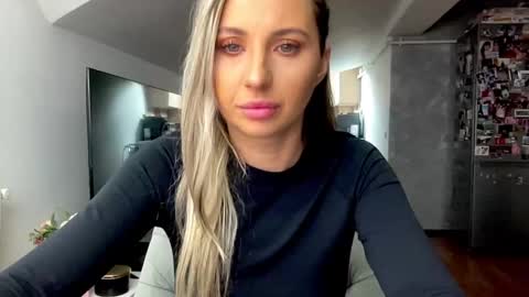 Snapshot of amyroberta92 chatting on 09.25.25 amyroberta92 online show from 09.25.25