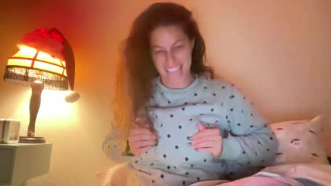 Amy Smilez online show from 12.14.25