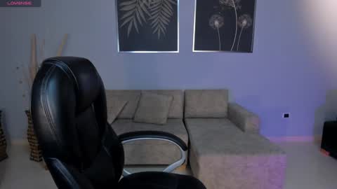 AMY WALKER online show from 02.03.25