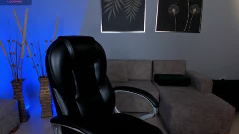 AMY WALKER online show from 02.05.25