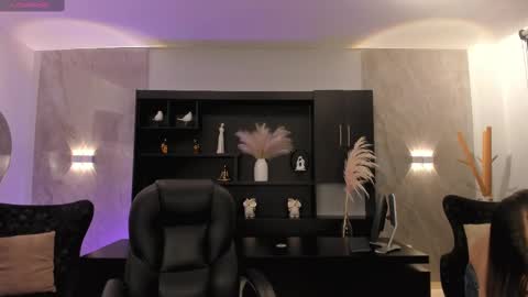 AMY WALKER online show from 03.01.25