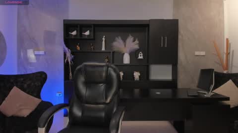 AMY WALKER online show from 03.10.25