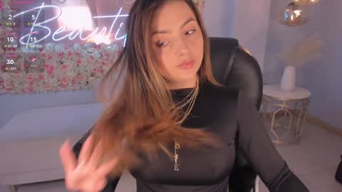 Snapshot of amywoods chatting on 12.28.24 online show from 12.28.24