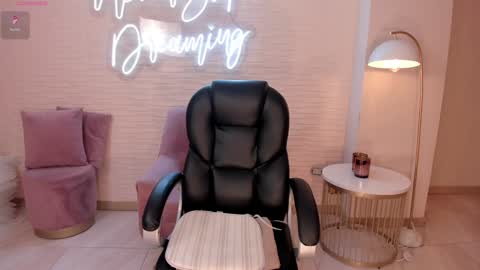 Snapshot of amywoods chatting on 01.24.25 online show from 01.24.25