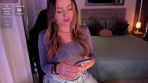 Snapshot of amywoods chatting on 11.24.25 online show from 11.24.25