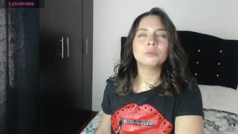ana_arms_ online show from 06.02.26