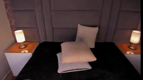 Snapshot of ana_beckett chatting on 02.04.25 Ana online show from 02.04.25