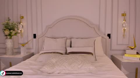 Snapshot of ana_carrera1 chatting on 10.10.25 Ana Carrera online show from 10.10.25