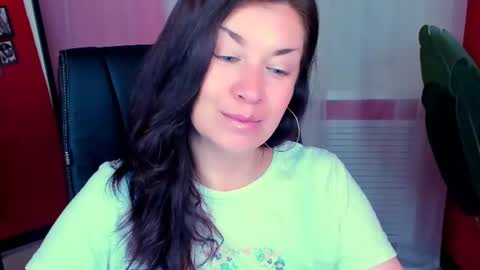 Snapshot of ana_mills chatting on 06.28.26 Ana online show from 06.28.26