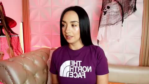   online show from 10.03.25