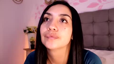 Snapshot of ana_riveros chatting on 06.26.26 online show from 06.26.26