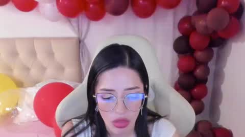 Im anna but you can call me as you want online show from 01.11.25