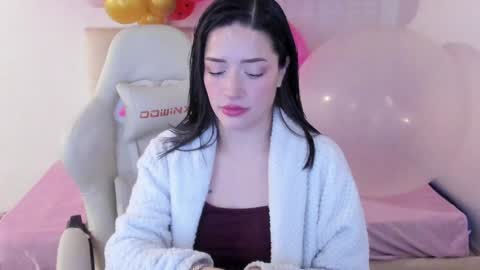 Im anna but you can call me as you want online show from 02.03.25