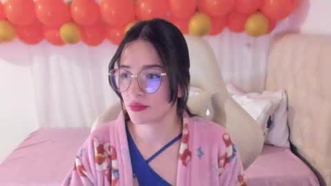 Im anna but you can call me as you want online show from 02.18.25