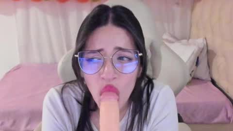 Im anna but you can call me as you want online show from 02.21.25