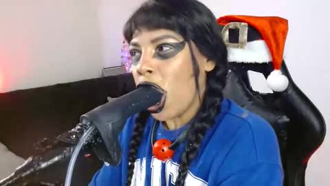 Snapshot of anabel693 chatting on 12.20.24 anabel alice gandara online show from 12.20.24