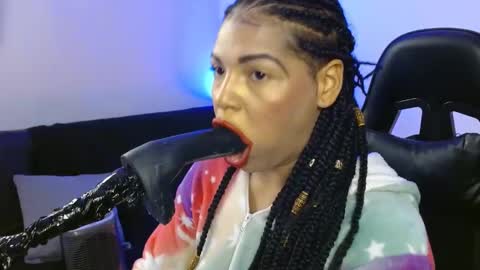 Snapshot of anabel693 chatting on 01.12.25 anabel alice gandara online show from 01.12.25