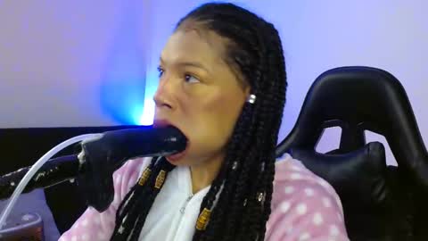 Snapshot of anabel693 chatting on 01.19.25 anabel alice gandara online show from 01.19.25