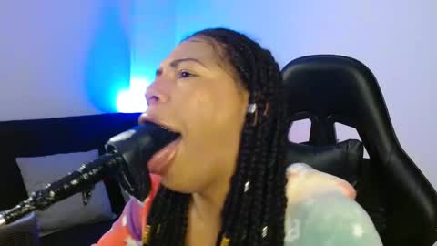 Snapshot of anabel693 chatting on 01.30.25 anabel alice gandara online show from 01.30.25