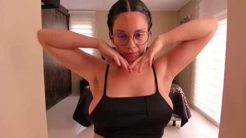 Snapshot of anabel_25 chatting on 02.27.26 Anabel online show from 02.27.26