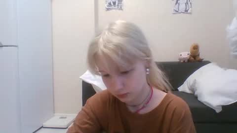 Snapshot of anabelbrando chatting on 07.05.26 Malvina online show from 07.05.26