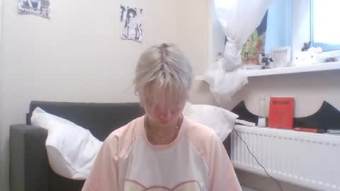 Snapshot of anabelbrando chatting on 07.30.26 Malvina online show from 07.30.26
