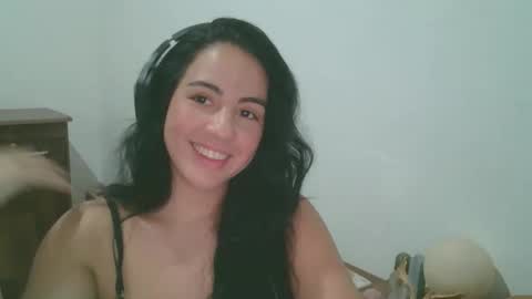 Snapshot of anabelenogueira1 chatting on 04.15.26 anabelenogueira1 online show from 04.15.26