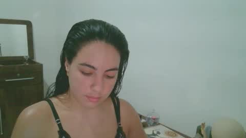 Snapshot of anabelenogueira1 chatting on 04.19.26 anabelenogueira1 online show from 04.19.26