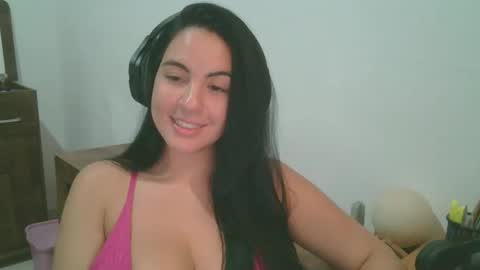 Snapshot of anabelenogueira1 chatting on 05.08.26 anabelenogueira1 online show from 05.08.26