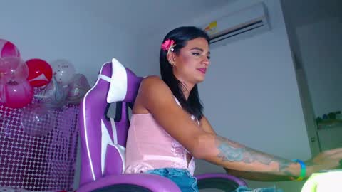 Snapshot of anabellabonariva chatting on 02.15.25 Anabella online show from 02.15.25
