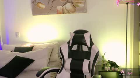 ANABEL WOLF  online show from 02.25.26