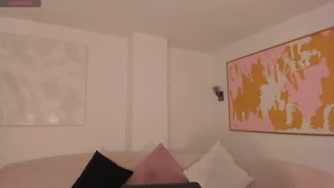 Snapshot of anadurant chatting on 09.29.25 Ana online show from 09.29.25