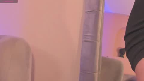 Snapshot of anadurant chatting on 11.07.25 Ana online show from 11.07.25