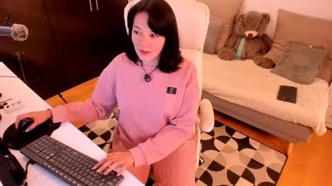 Snapshot of anah_ chatting on 12.02.25 IG Soyanah online show from 12.02.25