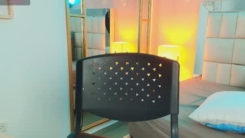 Anahi  online show from 12.16.25