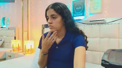 Snapshot of anahi_maite chatting on 07.15.26 Anahi online show from 07.15.26