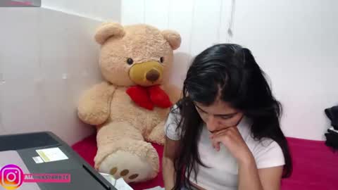 Anahi Browns online show from 10.08.25