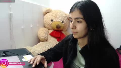 Anahi Browns online show from 10.22.25